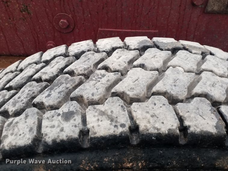 image for item GJ9165 1996 Peterbilt 379 semi truck