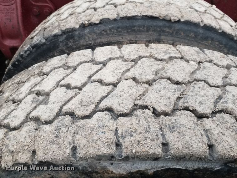 image for item GJ9165 1996 Peterbilt 379 semi truck