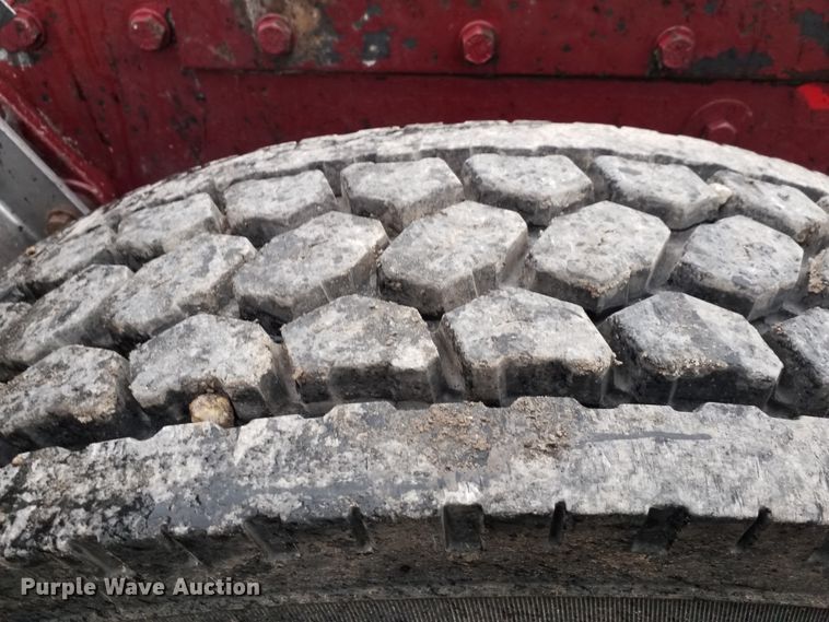 image for item GJ9165 1996 Peterbilt 379 semi truck