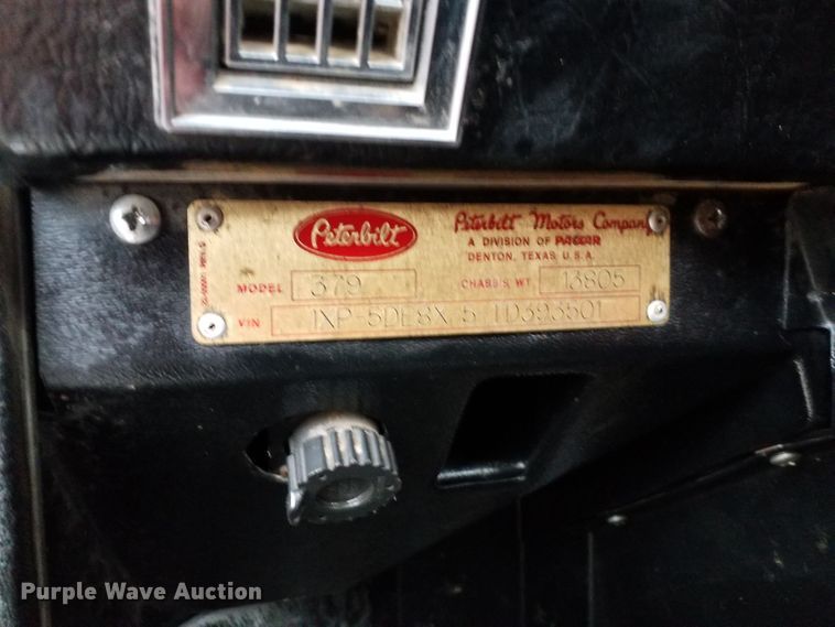 image for item GJ9165 1996 Peterbilt 379 semi truck