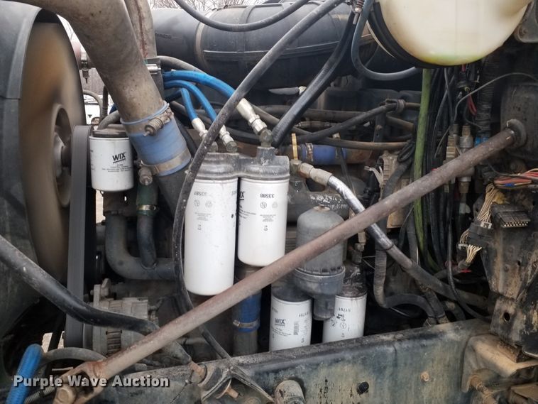 image for item GJ9166 2001 Mack CH613 semi truck