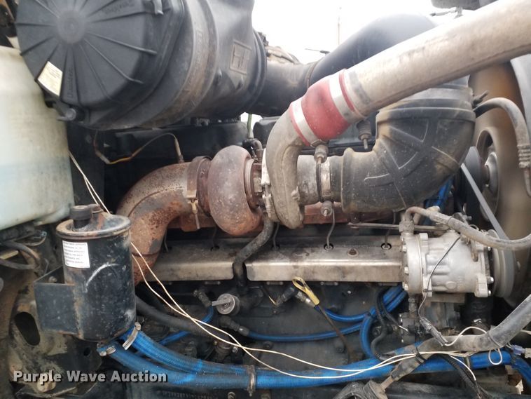 image for item GJ9166 2001 Mack CH613 semi truck