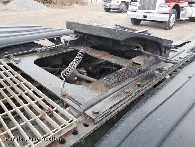 image for item GJ9166 2001 Mack CH613 semi truck