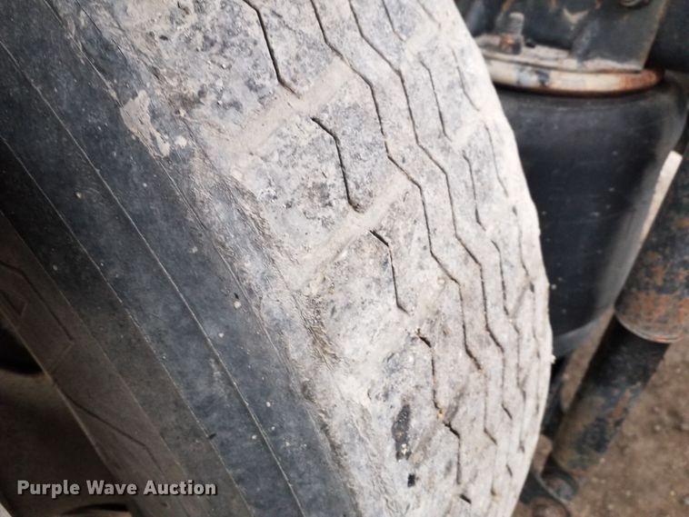 image for item GJ9166 2001 Mack CH613 semi truck