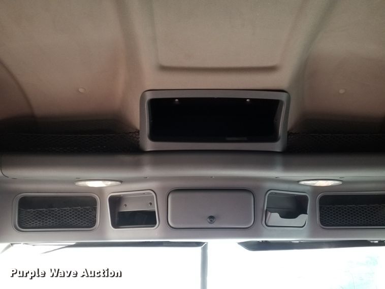 image for item GJ9190 2013 Freightliner Cascadia semi truck