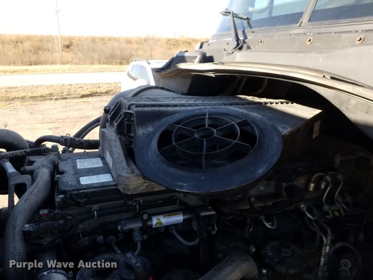 image for item GJ9190 2013 Freightliner Cascadia semi truck