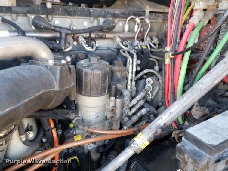 image for item GJ9190 2013 Freightliner Cascadia semi truck