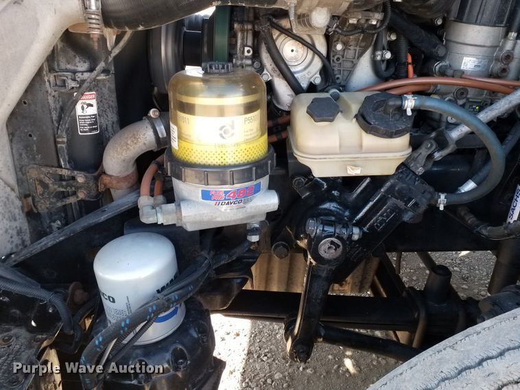 image for item GJ9190 2013 Freightliner Cascadia semi truck