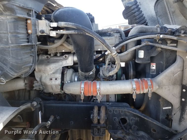 image for item GJ9190 2013 Freightliner Cascadia semi truck