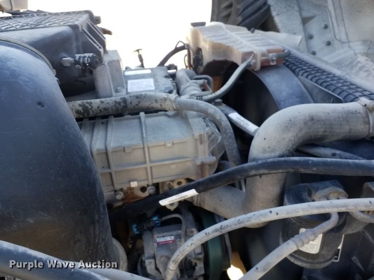 image for item GJ9190 2013 Freightliner Cascadia semi truck