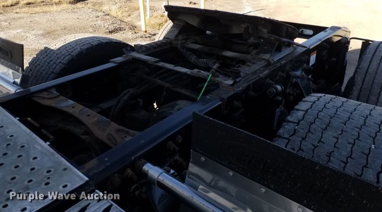 image for item GJ9190 2013 Freightliner Cascadia semi truck