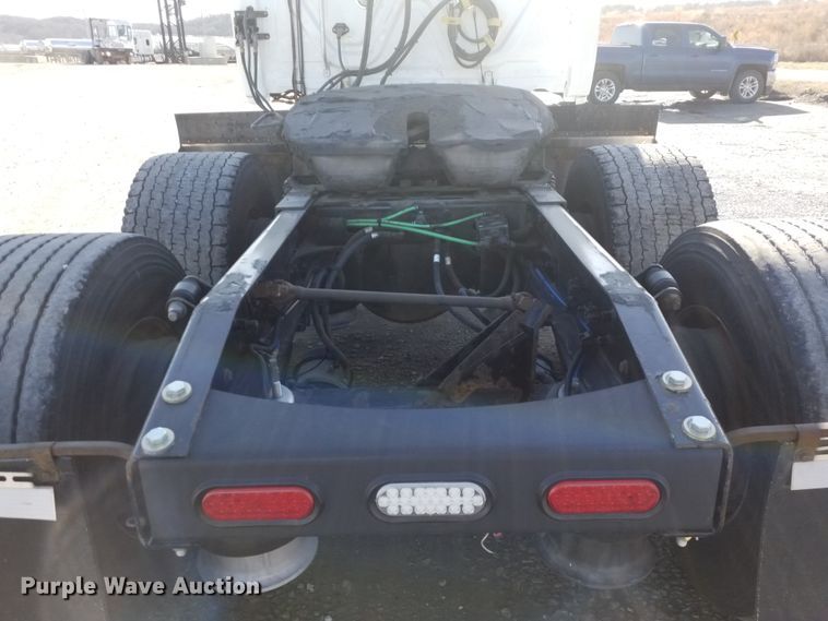 image for item GJ9190 2013 Freightliner Cascadia semi truck