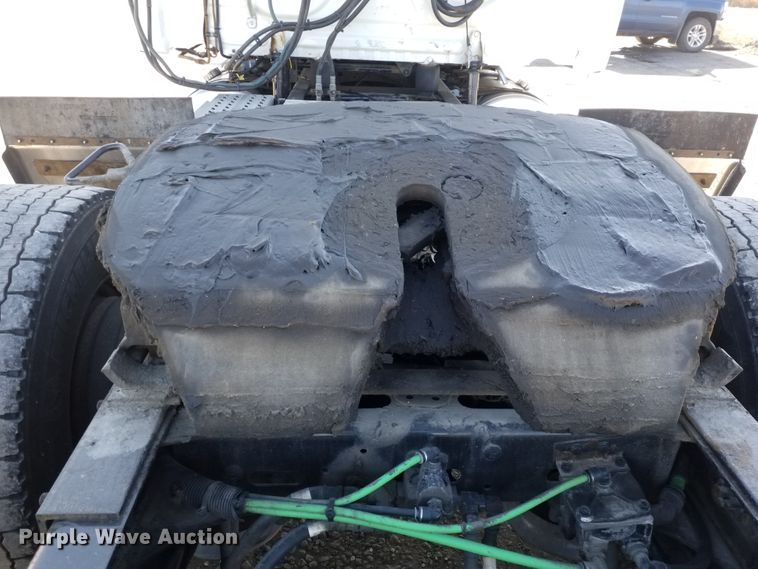 image for item GJ9190 2013 Freightliner Cascadia semi truck