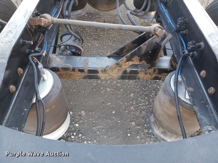 image for item GJ9190 2013 Freightliner Cascadia semi truck