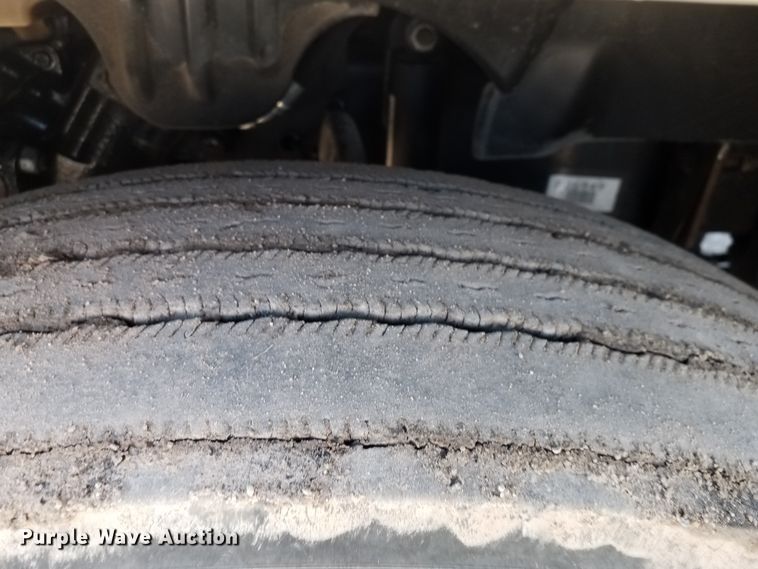 image for item GJ9190 2013 Freightliner Cascadia semi truck