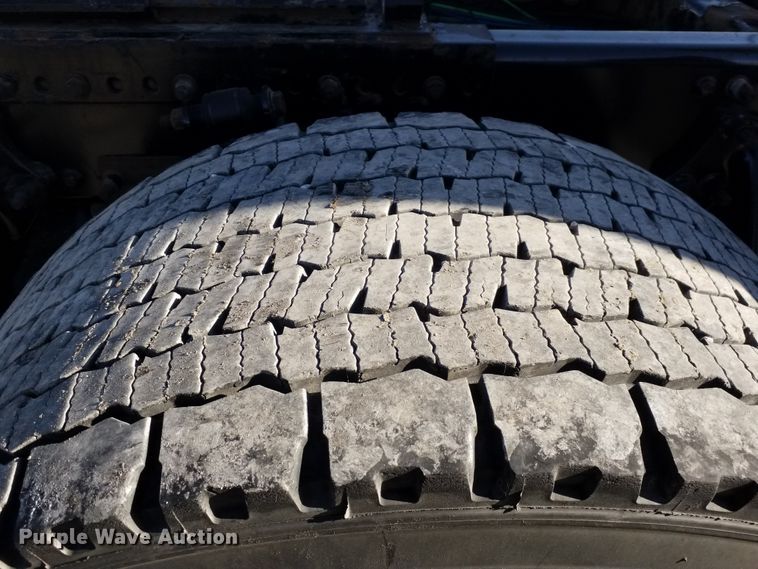 image for item GJ9190 2013 Freightliner Cascadia semi truck