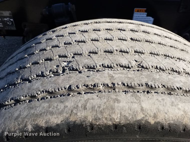 image for item GJ9190 2013 Freightliner Cascadia semi truck