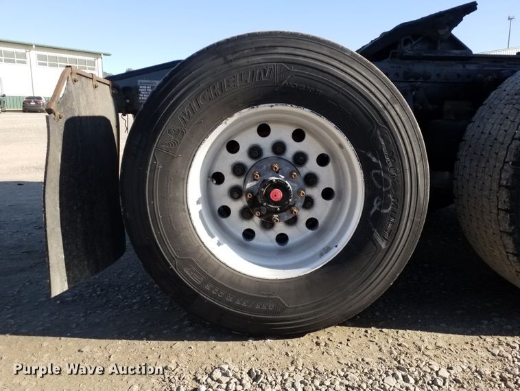 image for item GJ9190 2013 Freightliner Cascadia semi truck