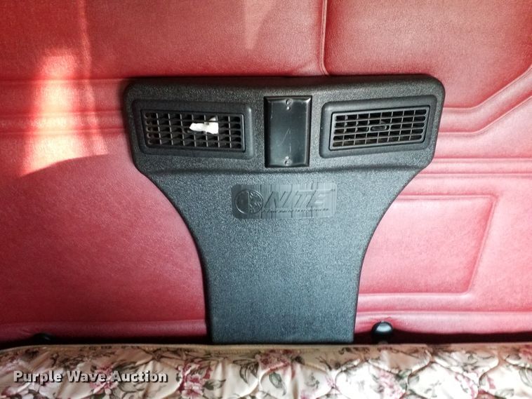 image for item GJ9191 2012 Freightliner Cascadia semi truck