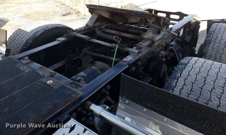 image for item GJ9191 2012 Freightliner Cascadia semi truck