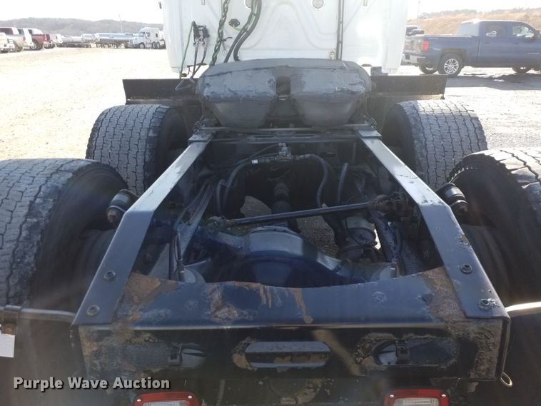 image for item GJ9191 2012 Freightliner Cascadia semi truck