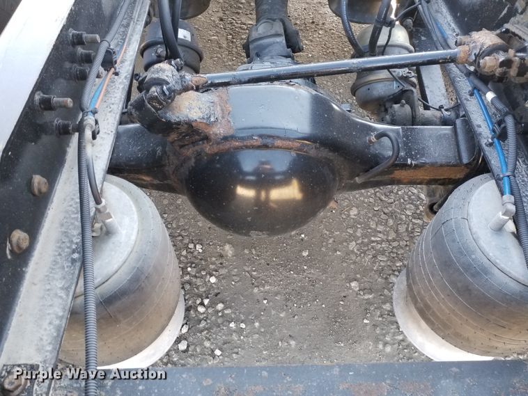 image for item GJ9191 2012 Freightliner Cascadia semi truck