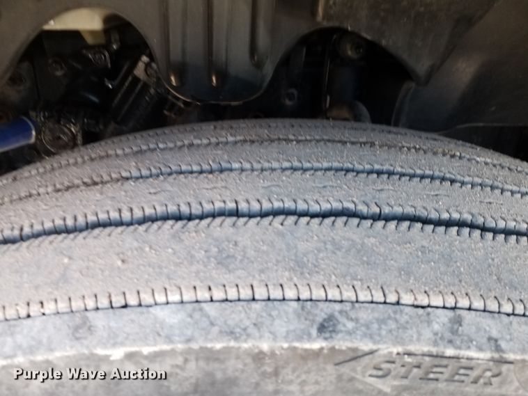 image for item GJ9191 2012 Freightliner Cascadia semi truck