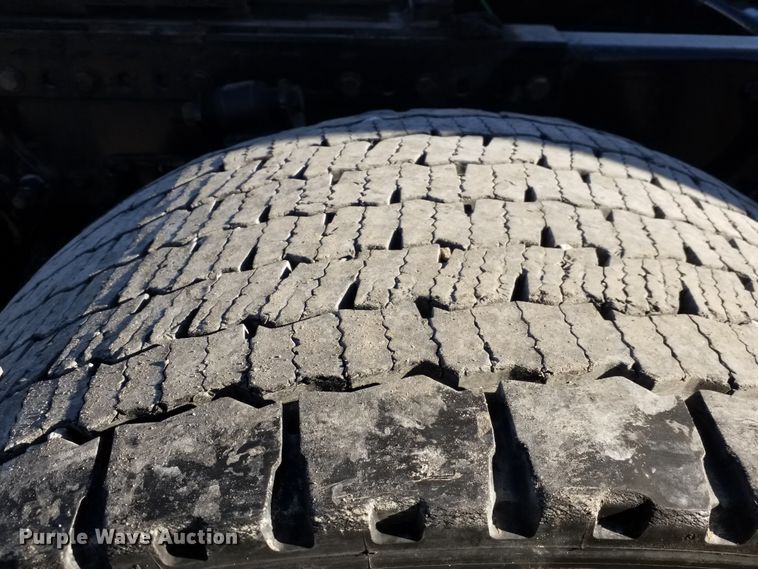 image for item GJ9191 2012 Freightliner Cascadia semi truck