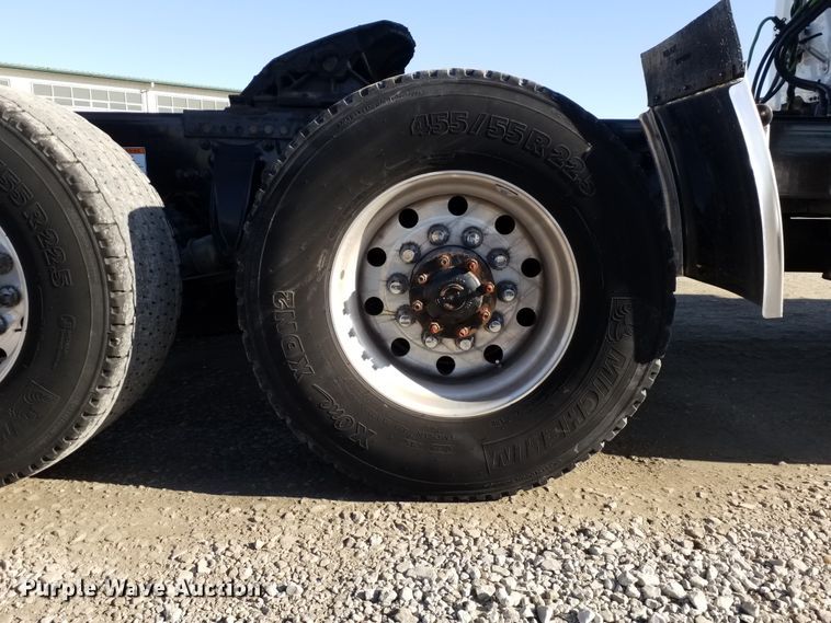 image for item GJ9191 2012 Freightliner Cascadia semi truck