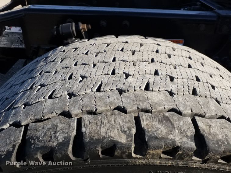 image for item GJ9191 2012 Freightliner Cascadia semi truck