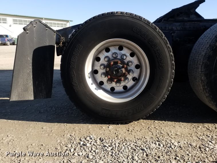 image for item GJ9191 2012 Freightliner Cascadia semi truck