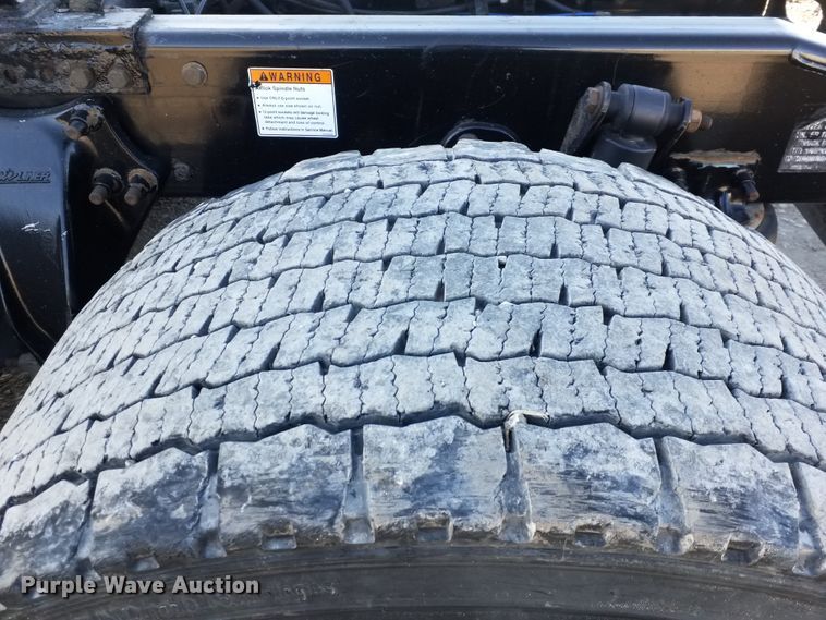 image for item GJ9191 2012 Freightliner Cascadia semi truck