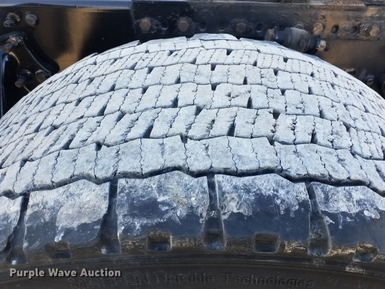 image for item GJ9191 2012 Freightliner Cascadia semi truck