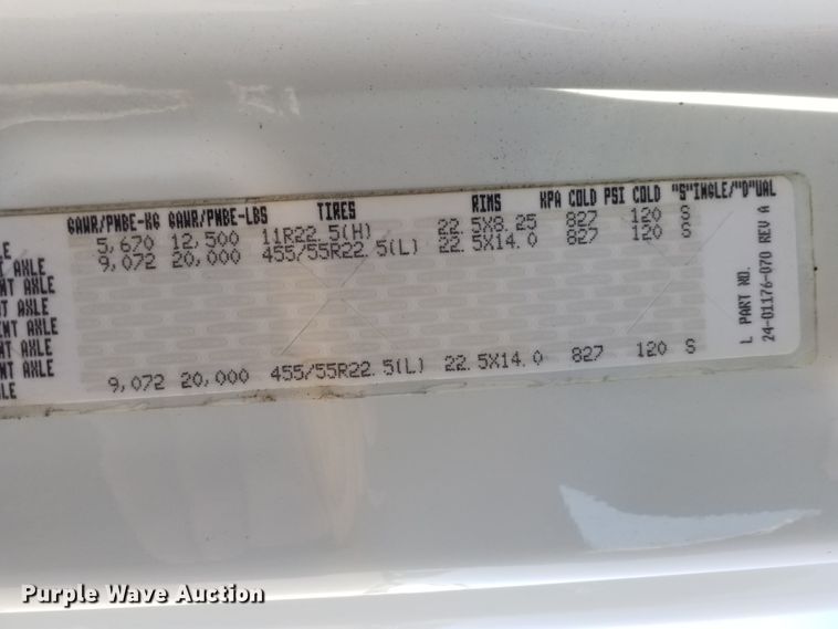 image for item GJ9191 2012 Freightliner Cascadia semi truck