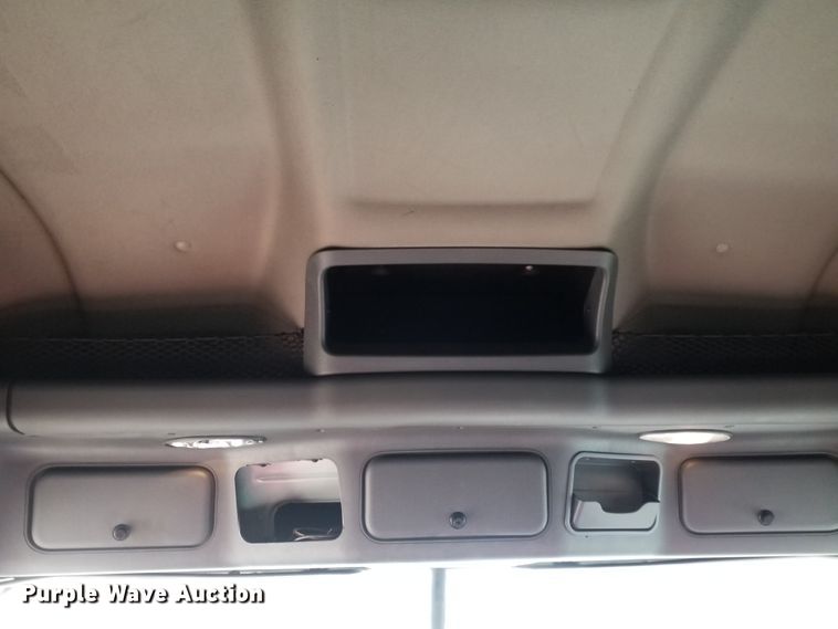 image for item GJ9192 2010 Freightliner Cascadia semi truck