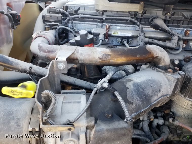 image for item GJ9192 2010 Freightliner Cascadia semi truck