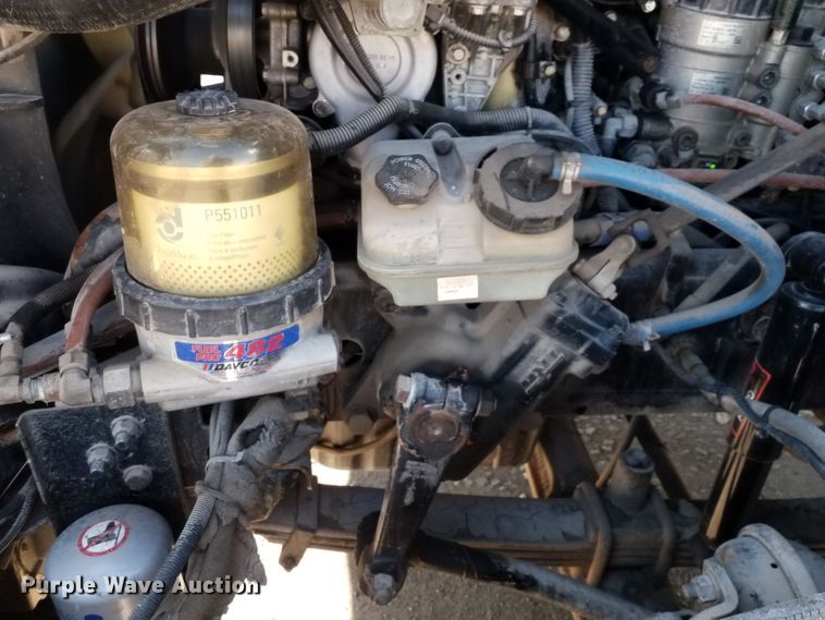 image for item GJ9192 2010 Freightliner Cascadia semi truck