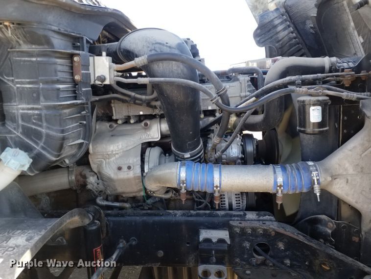 image for item GJ9192 2010 Freightliner Cascadia semi truck