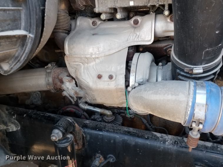 image for item GJ9192 2010 Freightliner Cascadia semi truck