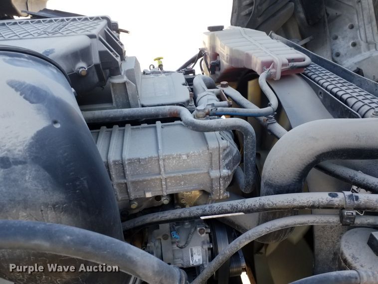 image for item GJ9192 2010 Freightliner Cascadia semi truck