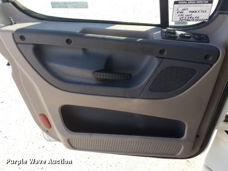 image for item GJ9193 2010 Freightliner Cascadia semi truck