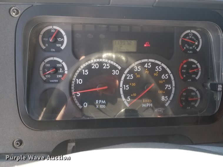 image for item GJ9193 2010 Freightliner Cascadia semi truck