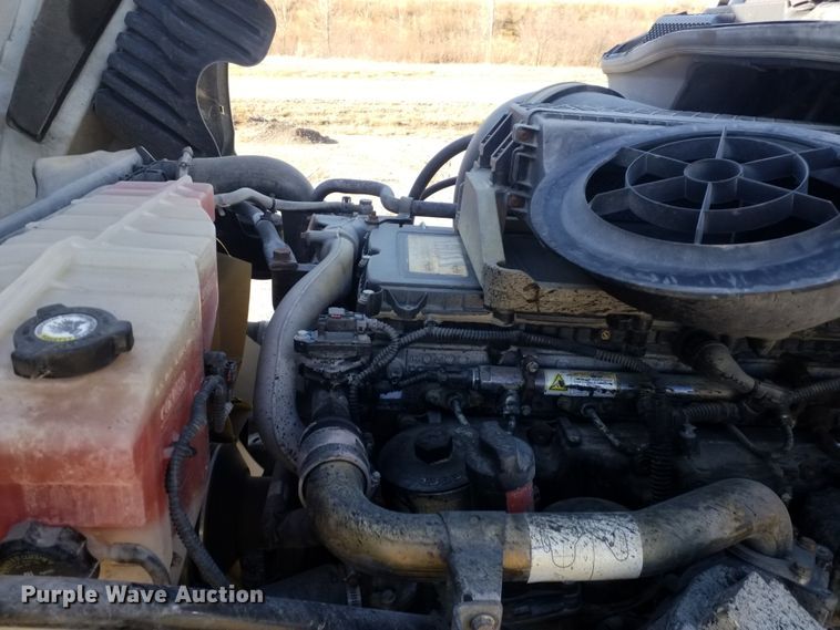 image for item GJ9193 2010 Freightliner Cascadia semi truck