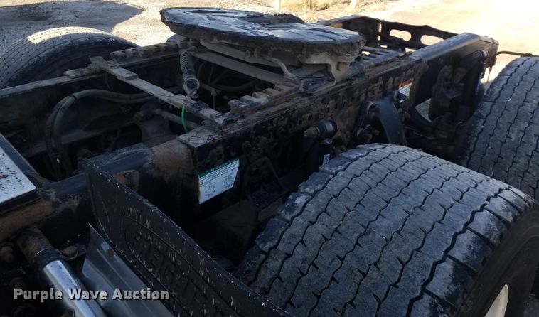 image for item GJ9193 2010 Freightliner Cascadia semi truck