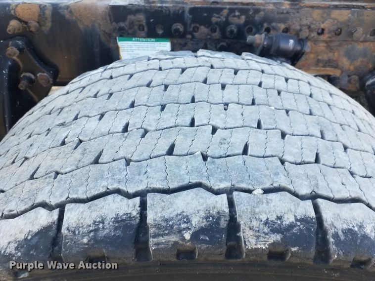 image for item GJ9193 2010 Freightliner Cascadia semi truck