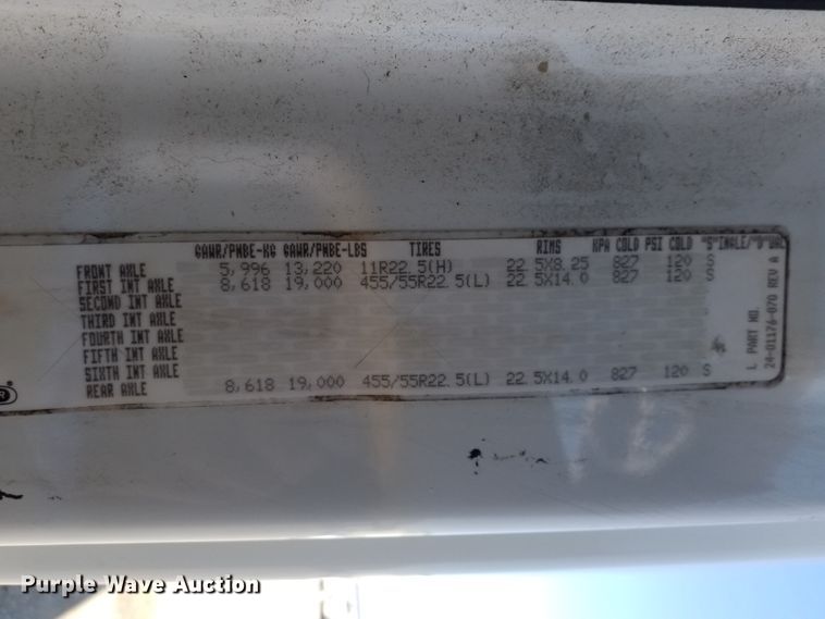 image for item GJ9193 2010 Freightliner Cascadia semi truck