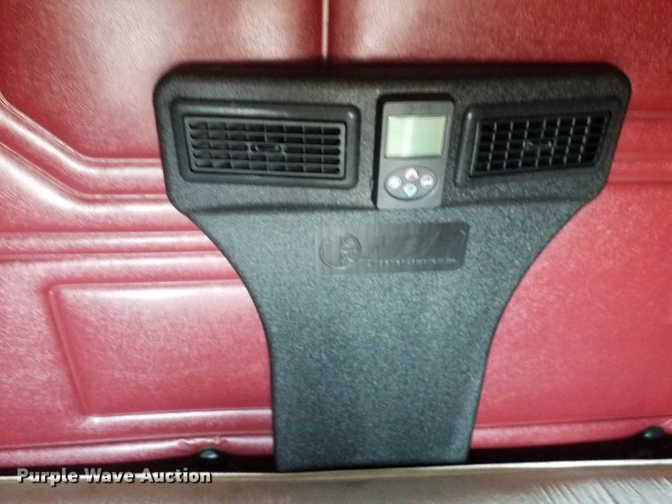 image for item GJ9194 2010 Freightliner Cascadia semi truck