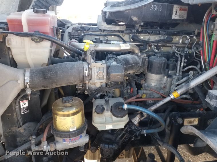 image for item GJ9194 2010 Freightliner Cascadia semi truck