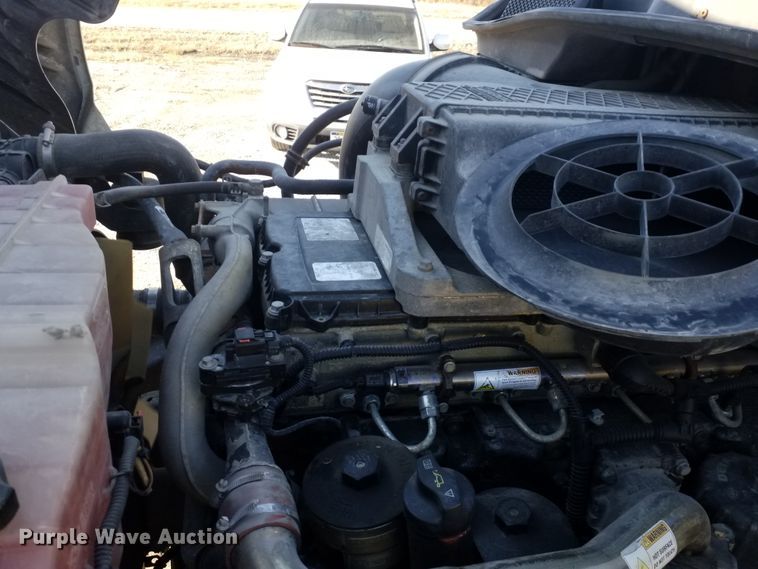 image for item GJ9194 2010 Freightliner Cascadia semi truck