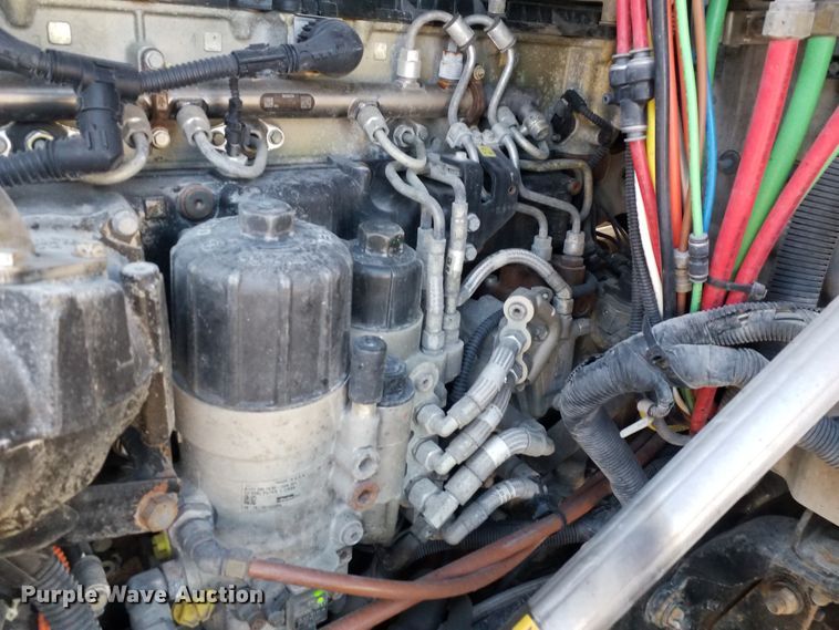 image for item GJ9194 2010 Freightliner Cascadia semi truck